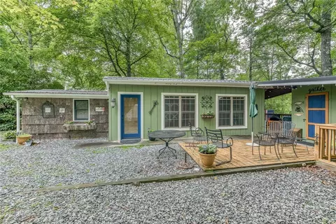 39 Beech Ln, Newland, NC 28657