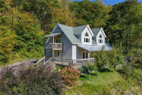 5722 Howards Creek Rd, Boone, NC 28607
