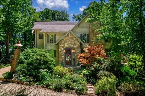 558 Husky Mountain Rd, Vilas, NC 28692
