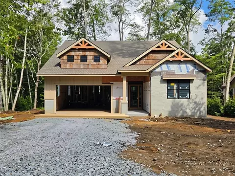 375 Linville River Dr, Banner Elk, NC 28604