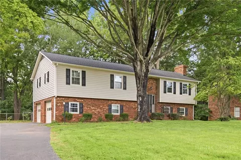 436 Peace Haven Rd, Winston Salem, NC 27103