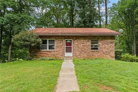1895 Howards Creek Rd, Boone, NC 28607