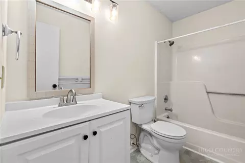 Bath - 188 Laurel Hill Dr, Boone, NC 28607 photo 2 of 2