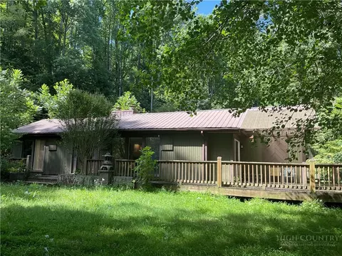 636 Dark Hollow Rd, Elk Park, NC 28622