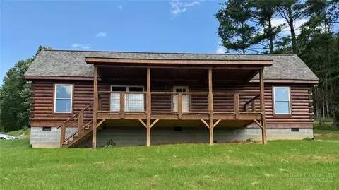 608 Willowbend Ln, Jefferson, NC 28640