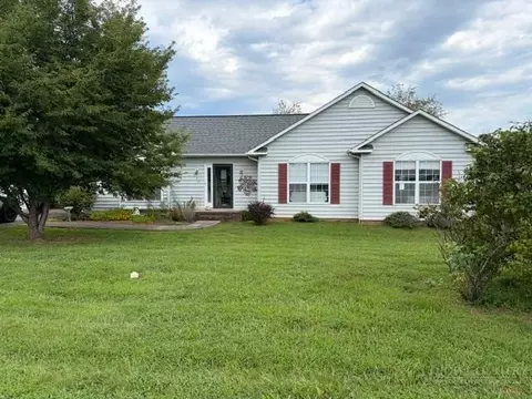 104 Blairfield Ct, North Wilkesboro, NC 28659