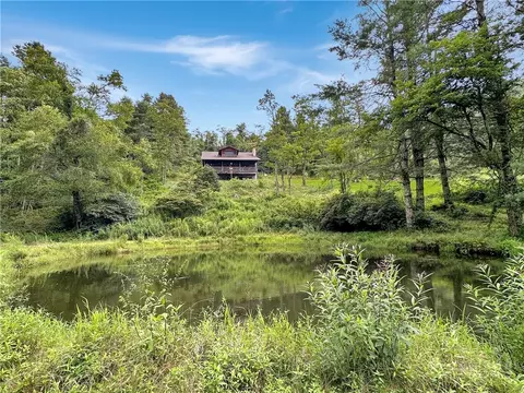 124 Polly Hollar Ln, Laurel Springs, NC 28644