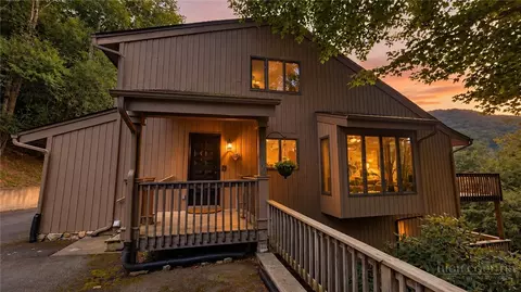 625 E Old Turnpike Rd, Banner Elk, NC 28604