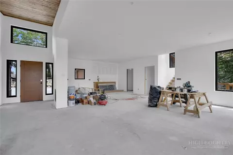 Living - 109 Pinnacle Ridge Rd, Beech Mountain, NC 28604 photo 3 of 9