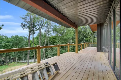 Exterior - 109 Pinnacle Ridge Rd, Beech Mountain, NC 28604 photo 2 of 11