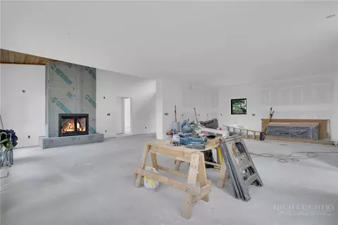 Living - 109 Pinnacle Ridge Rd, Beech Mountain, NC 28604 photo 5 of 9