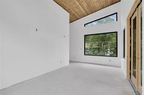 Bedroom - 109 Pinnacle Ridge Rd, Beech Mountain, NC 28604 photo 5 of 6