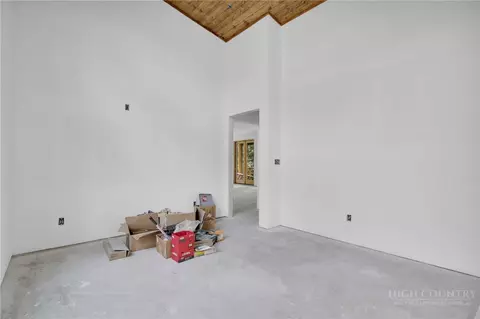 Bedroom - 109 Pinnacle Ridge Rd, Beech Mountain, NC 28604 photo 4 of 6