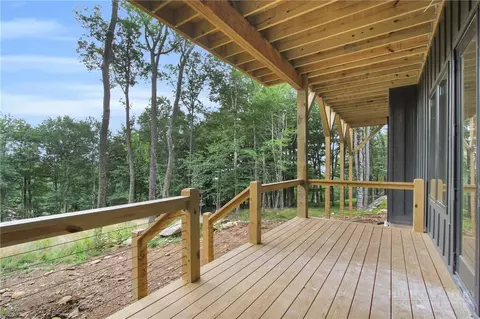 Exterior - 109 Pinnacle Ridge Rd, Beech Mountain, NC 28604 photo 6 of 11
