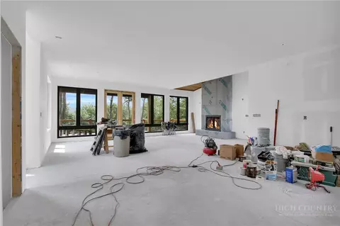 Living - 109 Pinnacle Ridge Rd, Beech Mountain, NC 28604 photo 6 of 9