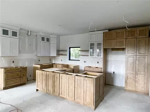 Kitchen - 109 Pinnacle Ridge Rd, Beech Mountain, NC 28604 photo 1 of 2