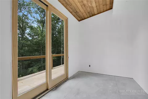 Bedroom - 109 Pinnacle Ridge Rd, Beech Mountain, NC 28604 photo 1 of 6