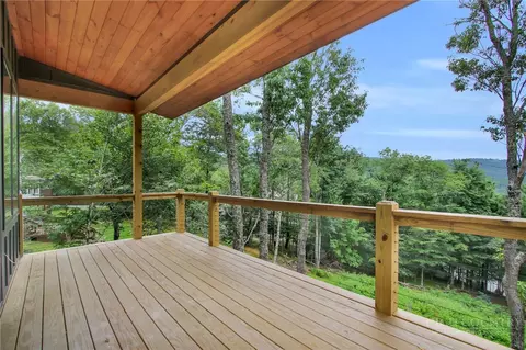 Exterior - 109 Pinnacle Ridge Rd, Beech Mountain, NC 28604 photo 5 of 11