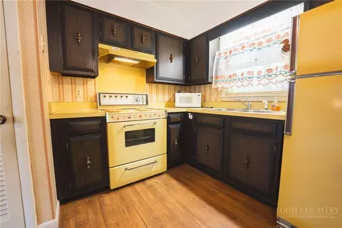 Kitchen - 351 Lynn Hill Rd, Boone, NC 28607 photo 2 of 4