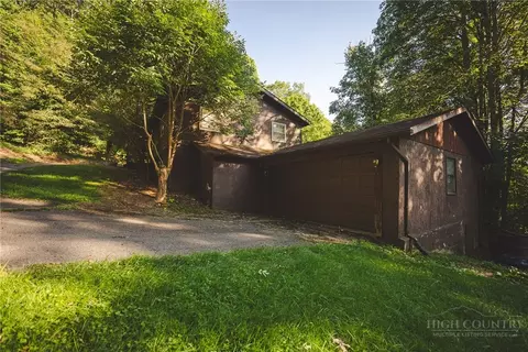 Exterior - 351 Lynn Hill Rd, Boone, NC 28607 photo 9 of 13