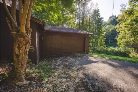 Exterior - 351 Lynn Hill Rd, Boone, NC 28607 photo 5 of 13
