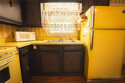 Kitchen - 351 Lynn Hill Rd, Boone, NC 28607 photo 4 of 4