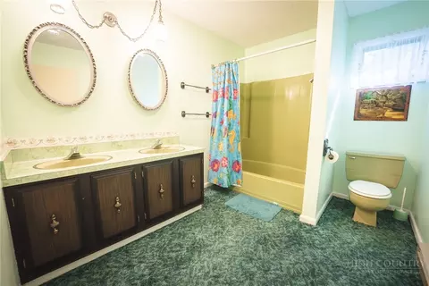 Bath - 351 Lynn Hill Rd, Boone, NC 28607 photo 1 of 2