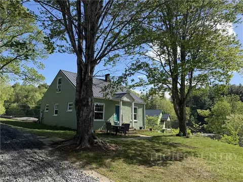 130 Bluegrass Dr, West Jefferson, NC 28694