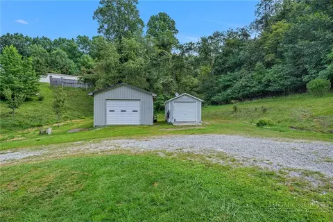Exterior - 447 John Baker Rd, Crumpler, NC 28617 photo 7 of 8