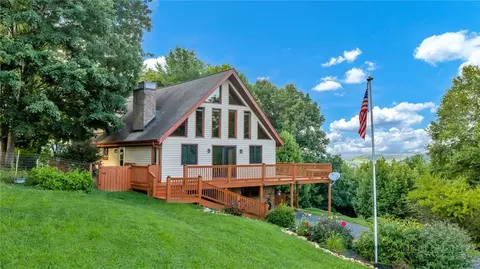 179 Pine Springs Dr, Jefferson, NC 28640