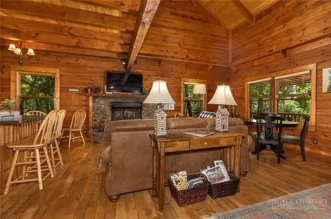 Living - 412 Laurel Cir, Deep Gap, NC 28618 photo 2 of 9