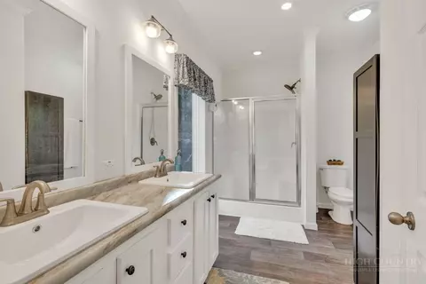 Bath - 211 Wild Daisy Ln, Beech Mountain, NC 28604 photo 1 of 4