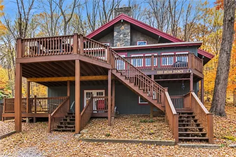 100 Pond Creek Rd, Beech Mountain, NC 28604