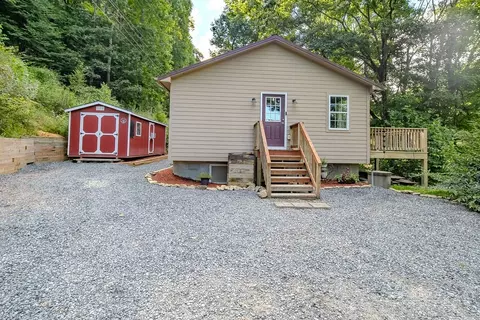1401 Laurel Crk, Sugar Grove, NC 28679