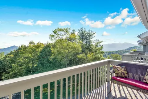161 Skyleaf Dr #E20, Sugar Mountain, NC 28604