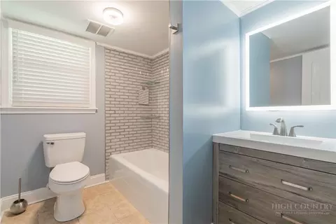 Bath - 81 Pine Tree Dr, Roaring Gap, NC 28668 photo 3 of 5