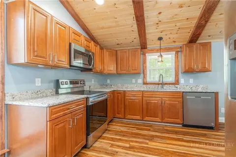 Kitchen - 81 Pine Tree Dr, Roaring Gap, NC 28668 photo 4 of 5