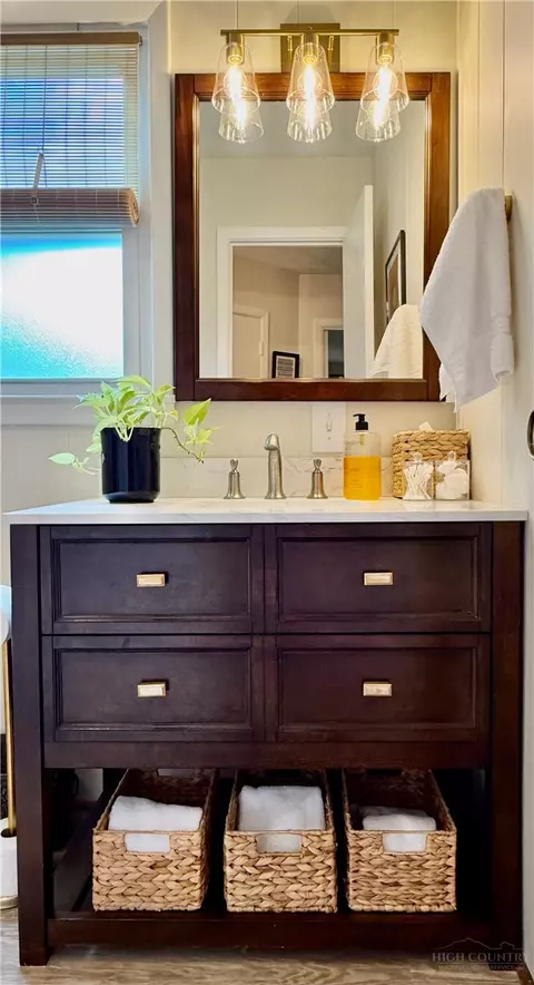 Bath - 95 Pine Tree Dr, Roaring Gap, NC 28668 photo 4 of 7