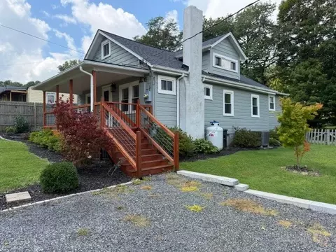 404 Mountain Ave, West Jefferson, NC 28694
