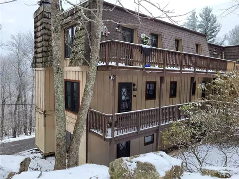 Exterior - 101 Mid Holiday Ln #E119, Beech Mountain, NC 28604 photo 1 of 3