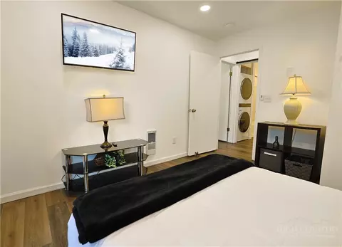 Bedroom - 101 Mid Holiday Ln #E119, Beech Mountain, NC 28604 photo 7 of 8
