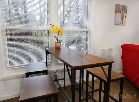 Dining - 101 Mid Holiday Ln #E119, Beech Mountain, NC 28604 photo 1 of 1