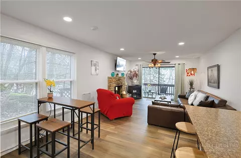 Living - 101 Mid Holiday Ln #E119, Beech Mountain, NC 28604 photo 2 of 7