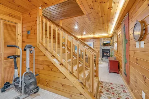 Entry Way - 526 Welcome Way, Boone, NC 28607 photo 3 of 3