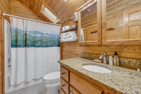 Bath - 526 Welcome Way, Boone, NC 28607 photo 2 of 3