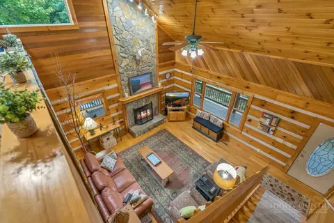 Living - 526 Welcome Way, Boone, NC 28607 photo 4 of 5