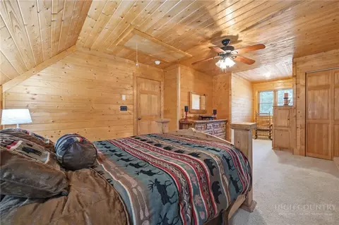 Bedroom - 2235 Buck Mountain Rd, Purlear, NC 28665 photo 6 of 10