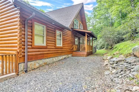 273 Savannah Dr, West Jefferson, NC 28694