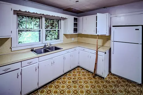 Kitchen - 192 206 Orchard St, Boone, NC 28607 photo 5 of 5