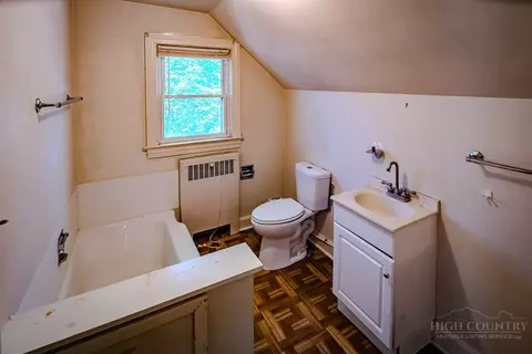 Bath - 192 206 Orchard St, Boone, NC 28607 photo 2 of 5